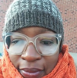 Meet your Posher, Karine